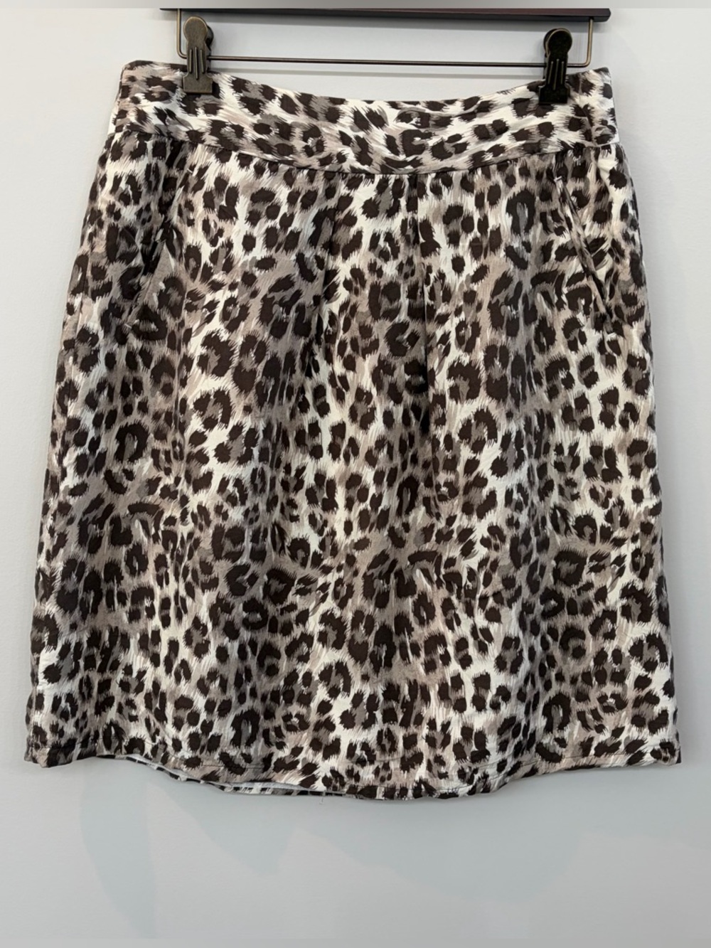 Banana Republic Women's Skirt Leopard Print Silk Size 10 Pockets